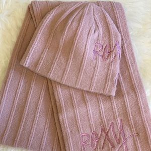 Roxy Accessories - Roxy pink scarf and hat Roxy Accessories - Roxy pink scarf and hat